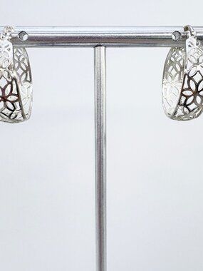 VTG Sterling Silver 925 Open Floral Design Hoop Earrings Size 0.75" Diameter